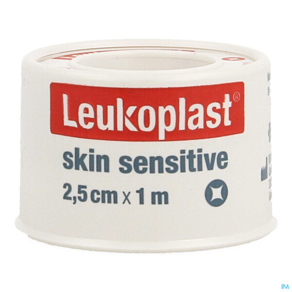 Packshot Leukoplast Skin Sensitive Spoel 2,5cmx1,0m